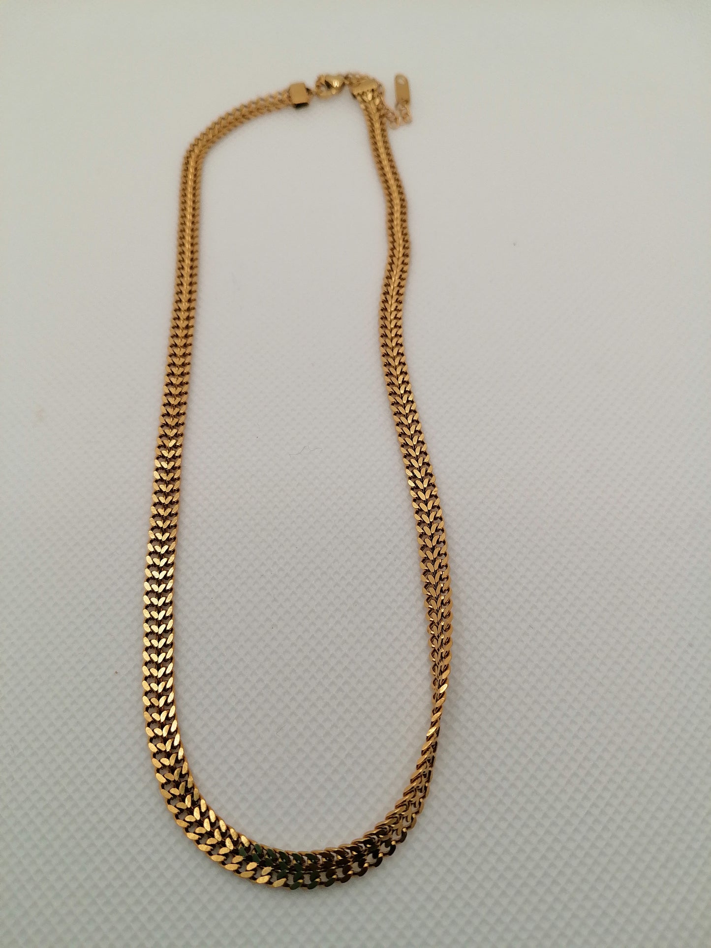 Liquid gold necklace